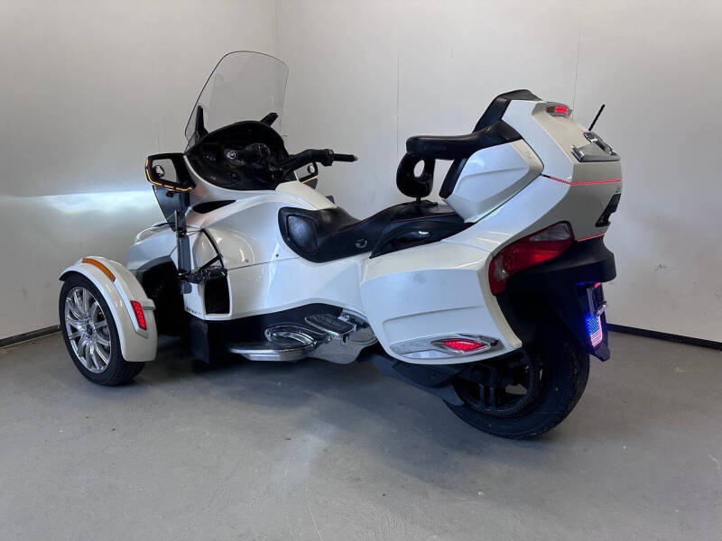 2016 Can-Am Spyder RT SE6