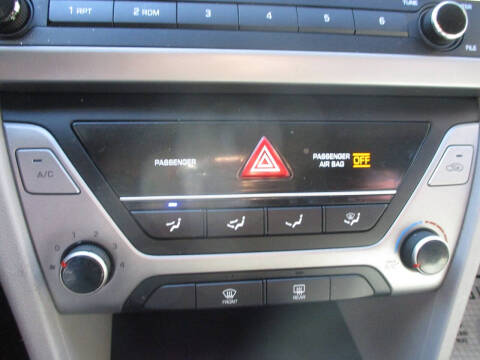 2018 Hyundai Elantra SE