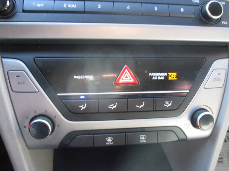 2018 Hyundai Elantra SE