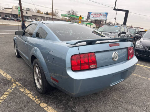 2006 Ford Mustang V6 Deluxe