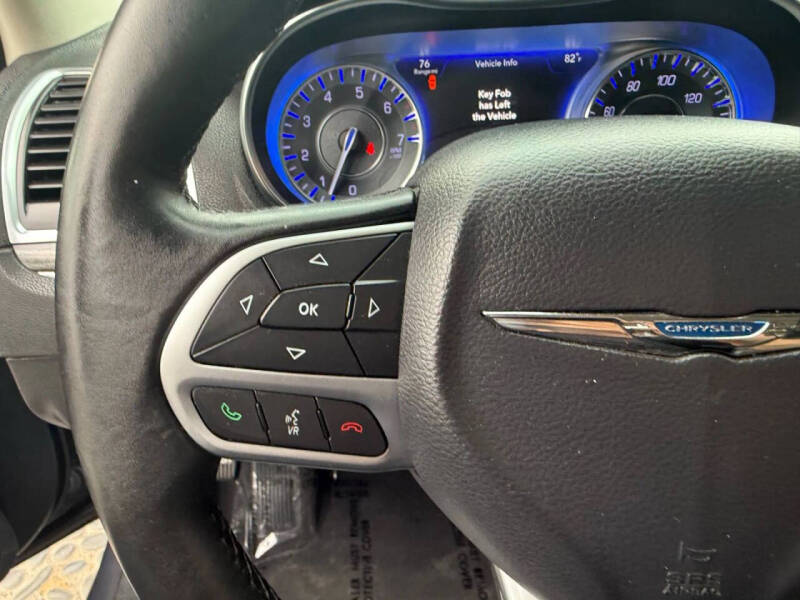 2017 Chrysler 300 Limited