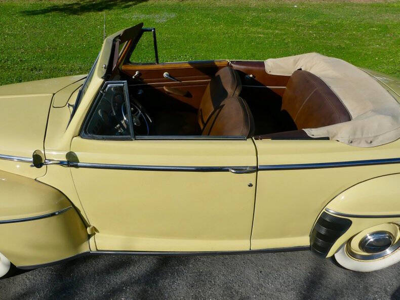 1948 Ford Super Deluxe