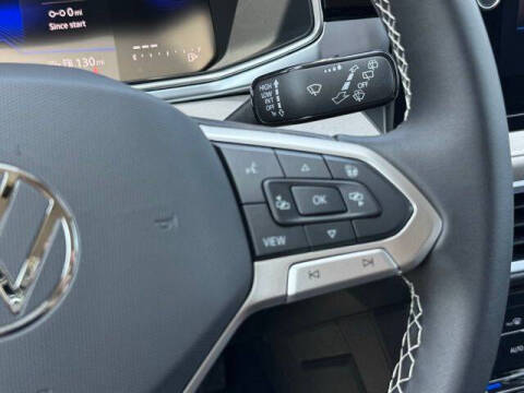 2025 Volkswagen Taos SE 4Motion