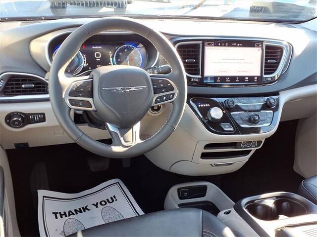 2024 Chrysler Pacifica Touring L