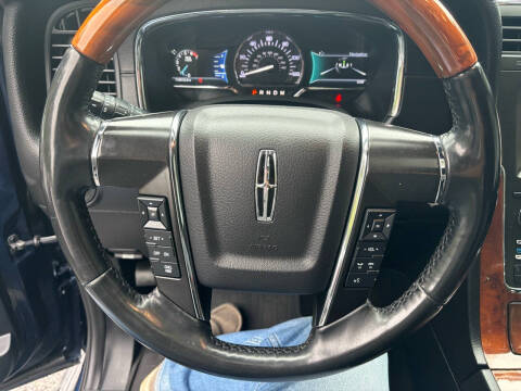 2016 Lincoln Navigator Select