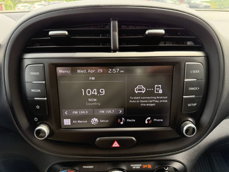 2023 Kia Soul LX - Photo 19