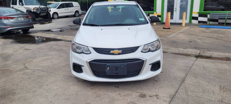 2017 Chevrolet Sonic Premier photo 2