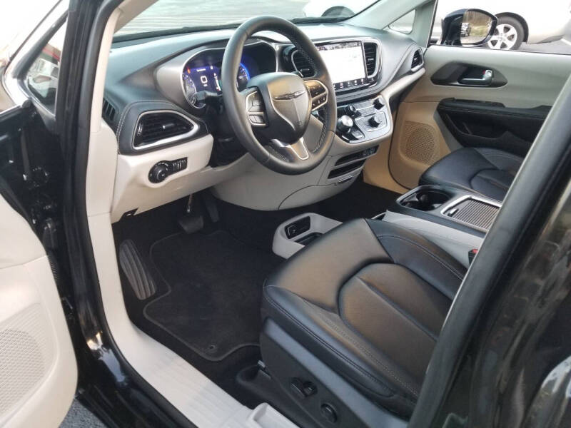 2024 Chrysler Pacifica Touring L