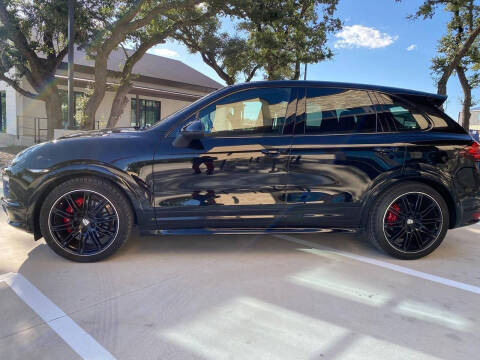 2013 Porsche Cayenne GTS