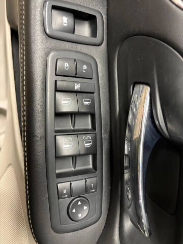 2012 Chrysler Town and Country Touring