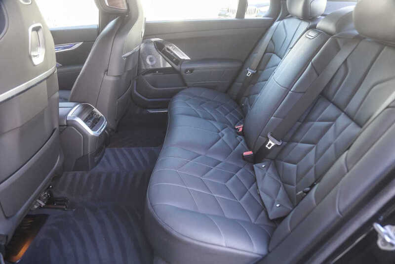 2025 BMW 7 Series 750e xDrive