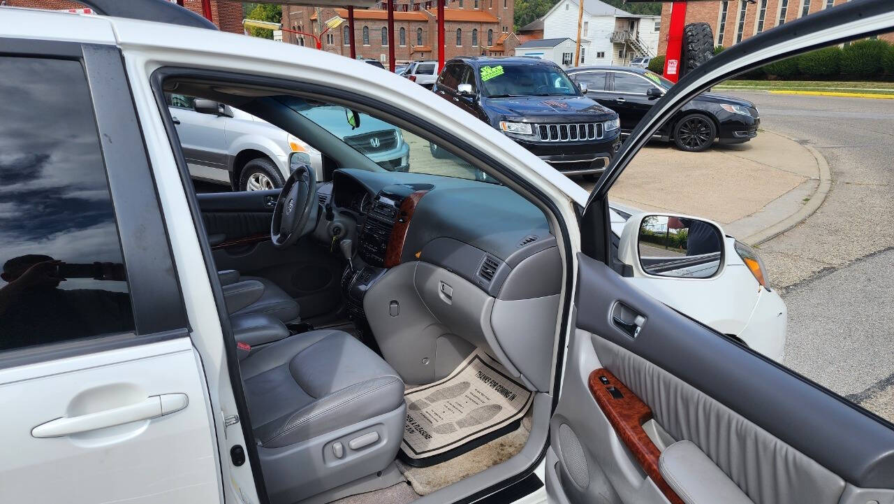 2005 Toyota Sienna for sale at River Front Motors in Bellaire, OH