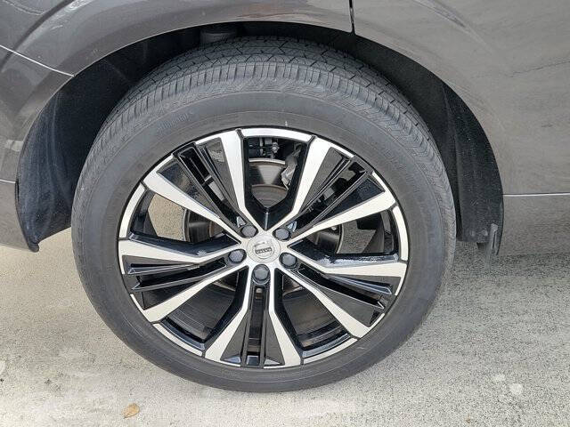 2023 Volvo XC60 B5 Plus Dark Theme