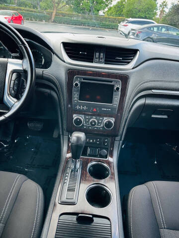 2017 Chevrolet Traverse LT