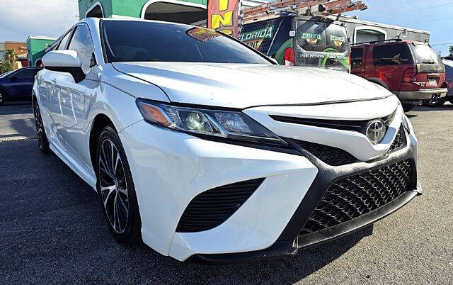 2018 Toyota Camry SE