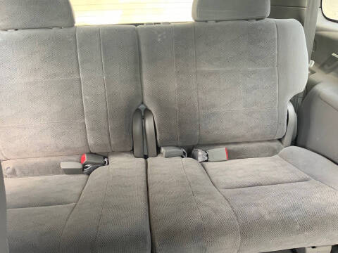 2005 Toyota Sequoia SR5