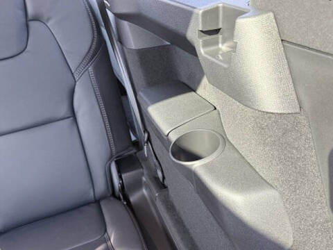 2025 Volvo XC90 T8 Ultra Bright Theme 6P