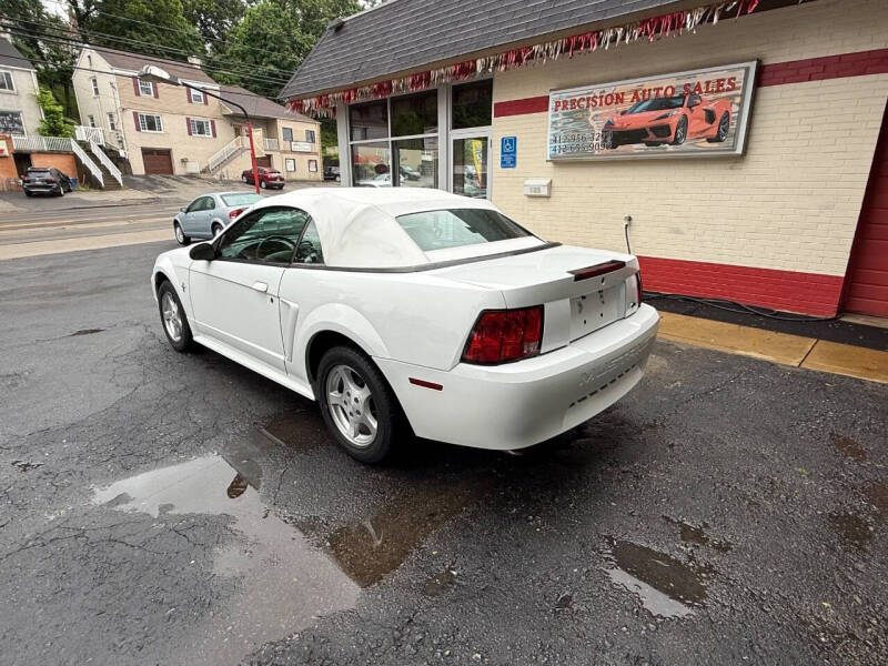 2002 Ford Mustang Deluxe