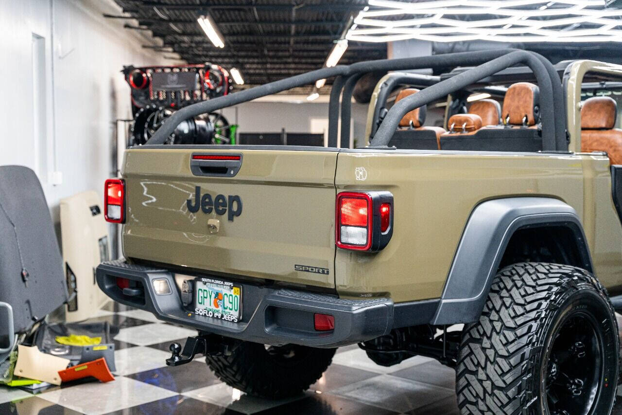 2020 Jeep Gladiator Pickup - $54,999