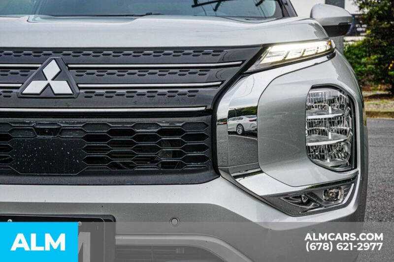 2023 Mitsubishi Outlander SE