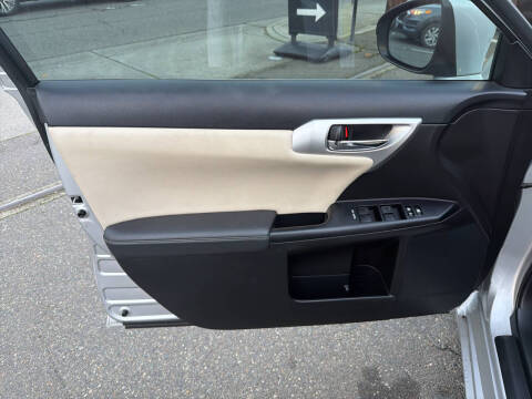 2011 Lexus CT 200h Premium