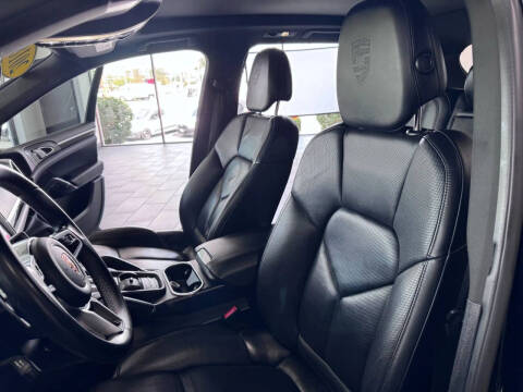 2018 Porsche Cayenne Platinum Edition