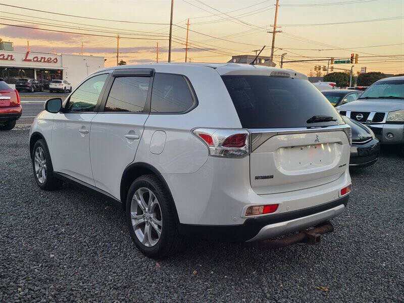 2015 Mitsubishi Outlander SE