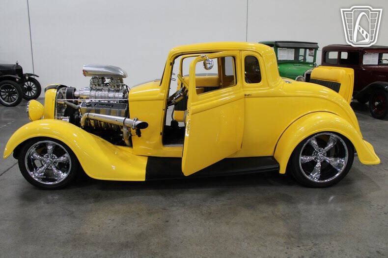 1933 Plymouth 5 Window