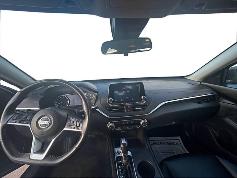 2022 Nissan Altima 2.5 SR