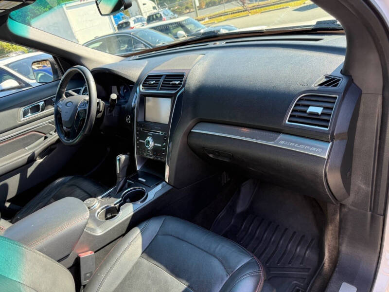 2016 Ford Explorer Sport