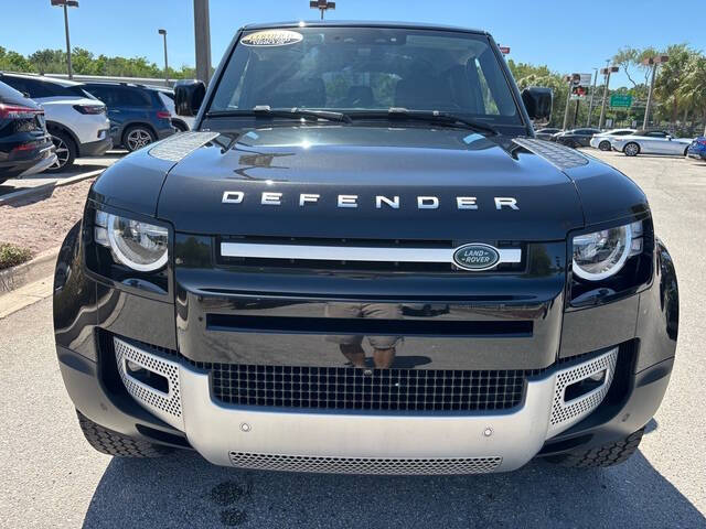 2023 Land Rover Defender 24