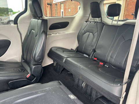 2017 Chrysler Pacifica Touring Plus