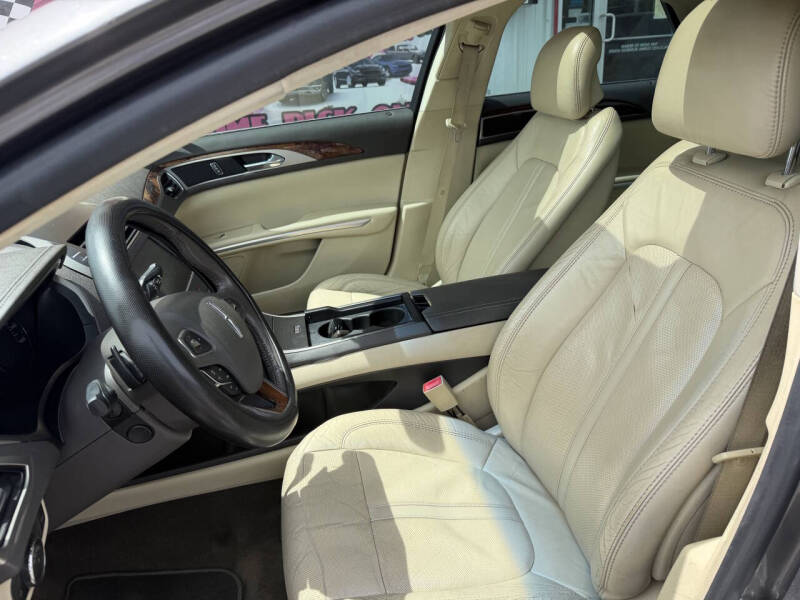 2014 Lincoln MKZ