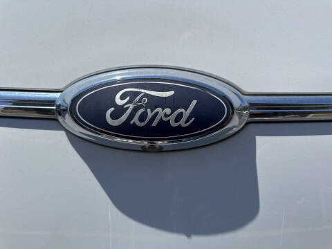 2017 Ford Taurus SEL