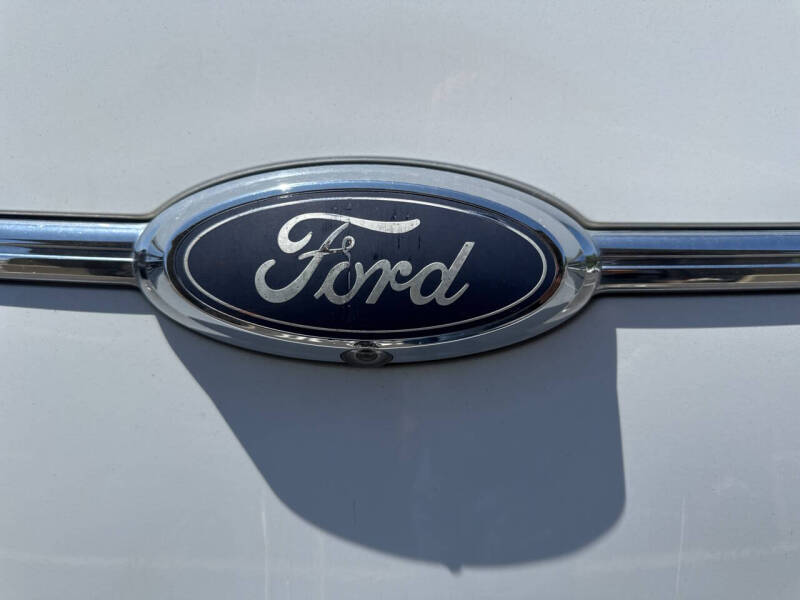 2017 Ford Taurus SEL