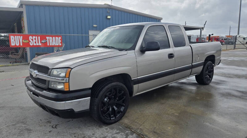 2003 Chevrolet Silverado 1500 LS photo 2