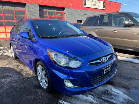 2012 Hyundai Accent SE