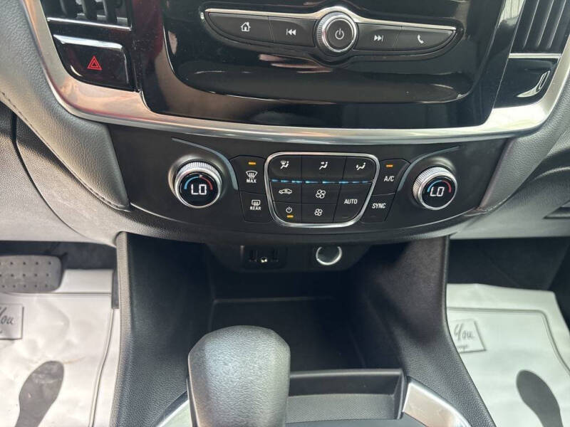 2021 Chevrolet Traverse LT Cloth