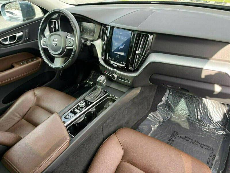 2018 Volvo XC60 T5 Momentum