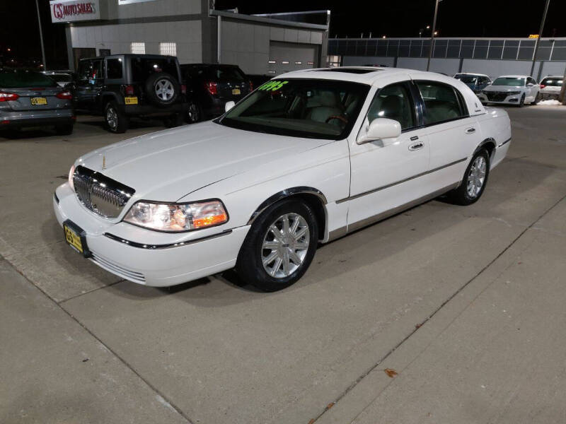 2003 Lincoln Town Car Signature