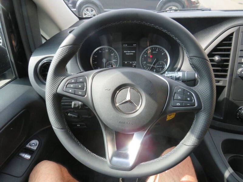 2023 Mercedes-Benz Metris Passenger