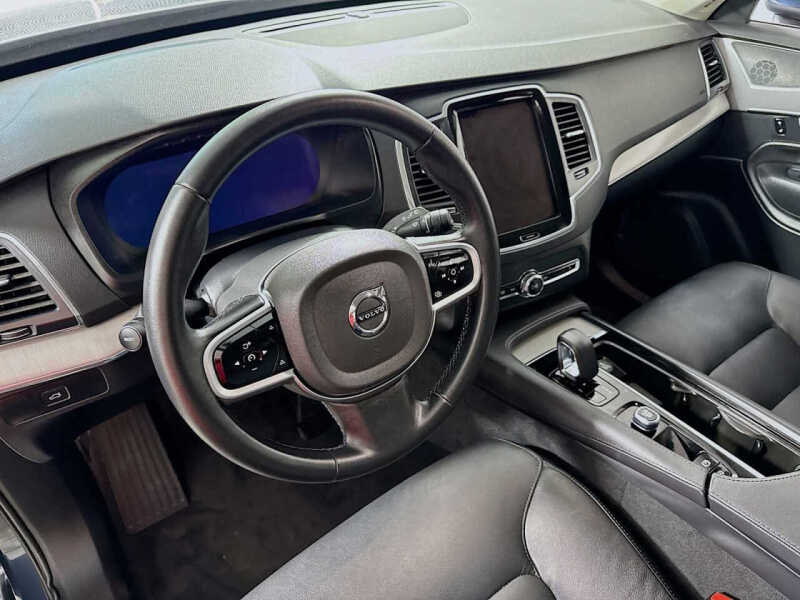 2025 Volvo XC90 B5 Core Bright Theme