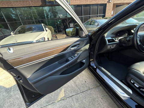 2022 BMW 7 Series 740i