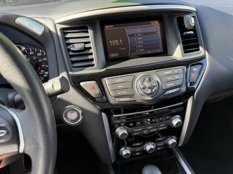 2016 Nissan Pathfinder SV