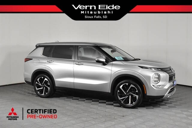2023 Mitsubishi Outlander SE