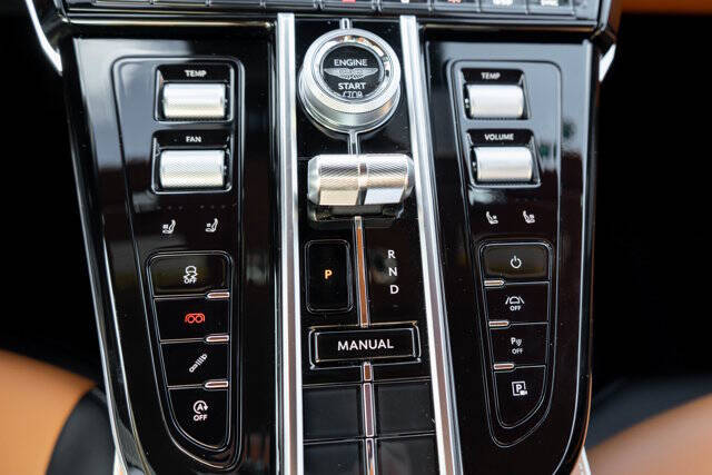 2025 Aston Martin Vantage