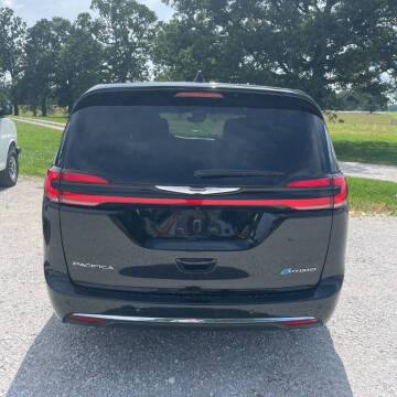 2025 Chrysler Pacifica Plug-In Hybrid Select