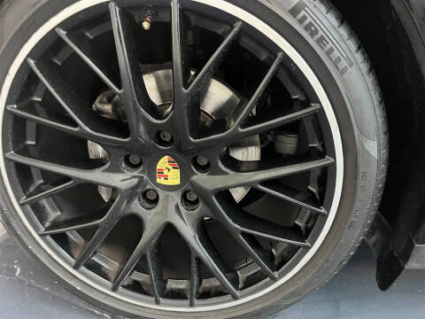 2018 Porsche Panamera 4