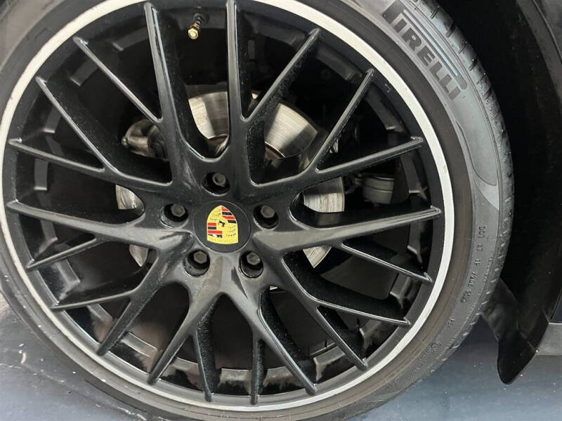 2018 Porsche Panamera 4