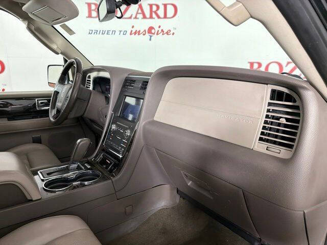 2017 Lincoln Navigator Select